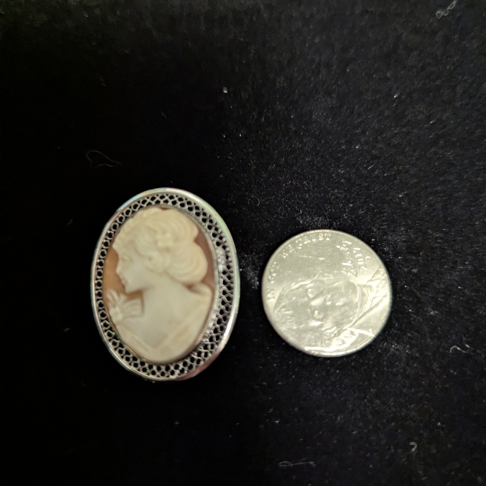 Cameo Mid-Century Brooch Pendant Beau Sterling Silver Looks Brand New - Picture 3 of 4